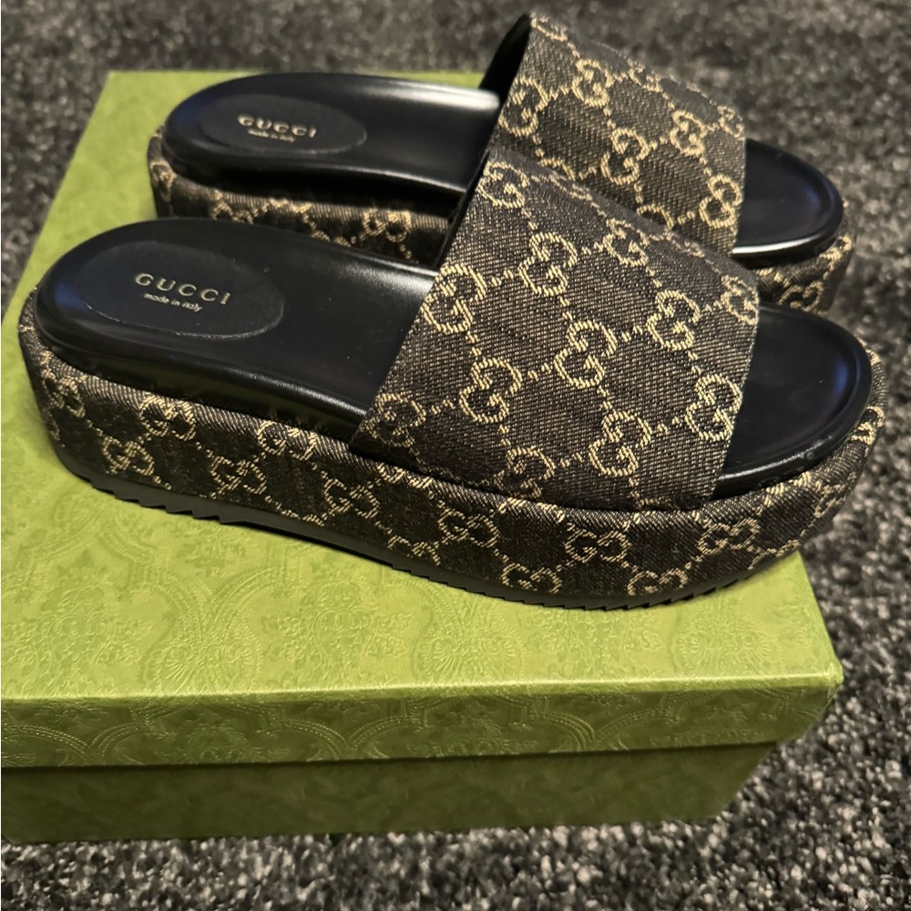 Gucci Platform Slides - Picture 6 of 10